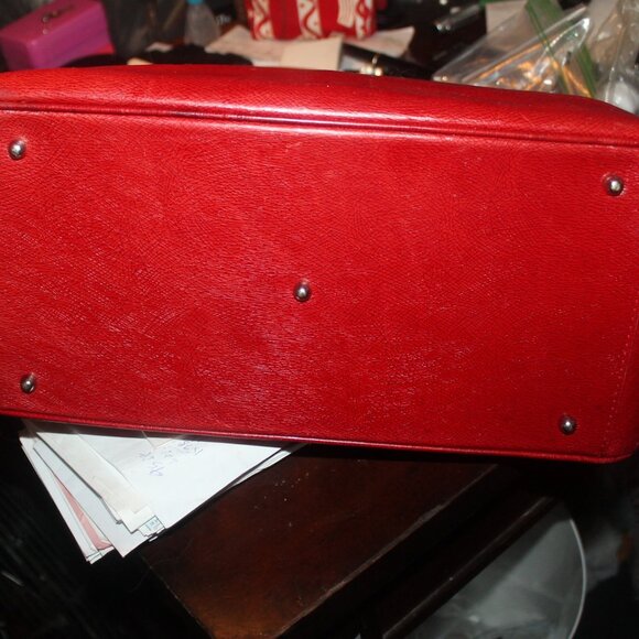 $498 Designer True Red Juliana Collezioni Status Leather Tote Bag w Lock & Key - Picture 6 of 10